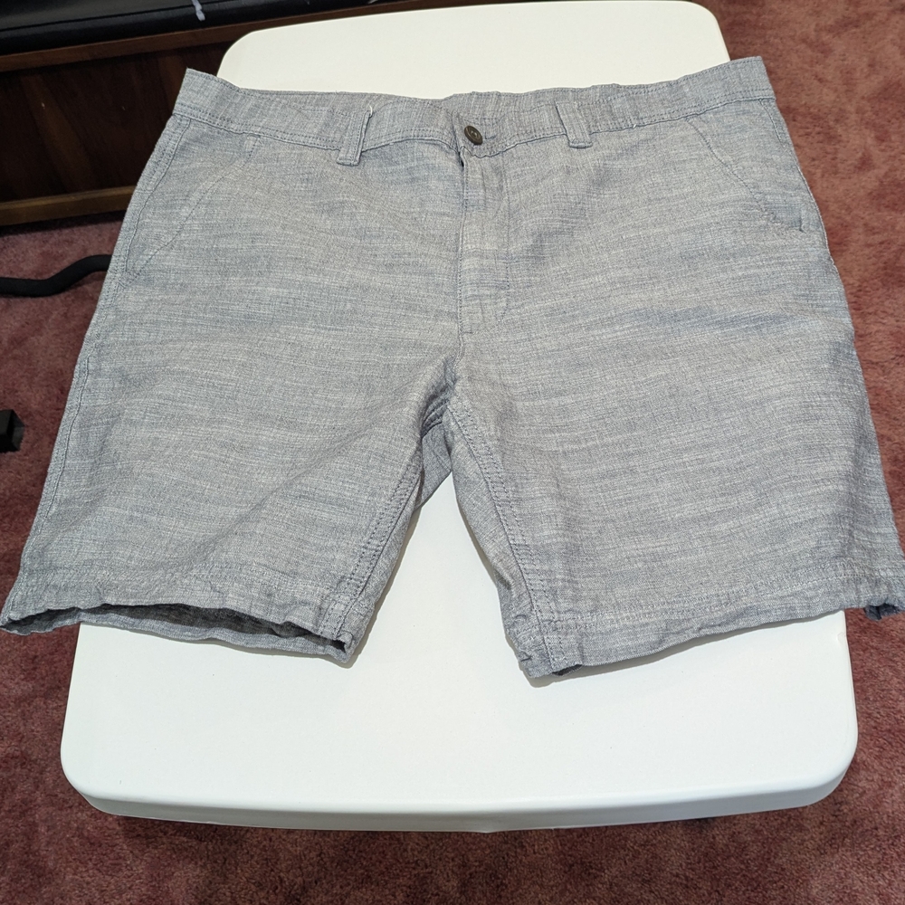 St. John’s Bay Men’s Gray Flat Front Shorts Size 40 Cotton Casual Classic